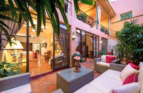 Romantic Zone Bed & Breakfast | Villa Lola - an Adults Only Bed & Breakfast