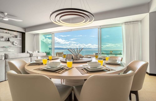 North Hotel Zone Condo | Stunning Beach Front Condo in Peninsula Tower 1! 3BD Condo for rent in North Hot