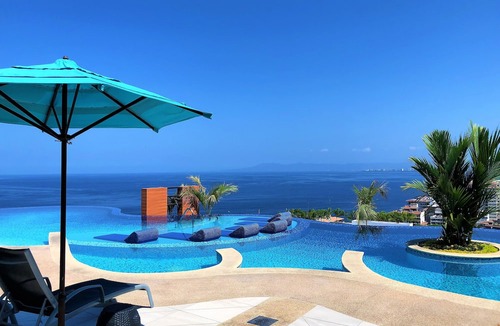 Romantic Zone Condo | Sweeping Banderas Bay Views, Rooftop Pool & Bar - Residences by Pinnacle Unit 20