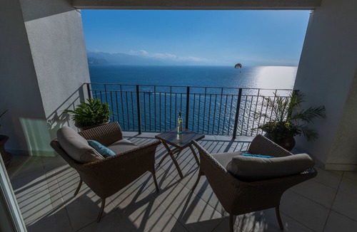South Hotel Zone Condo | 4 BDR/4 Bath Ocean front Condo at Grand Venetian, Puerto Vallarta