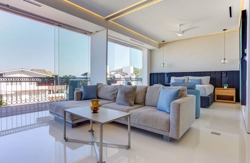 Romantic Zone Apartment | Ritzy Pier 57 Ocean Views Ocean Views Rooftop Pool Zona Romantica
