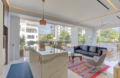 Romantic Zone Apartment | Pier 57 Ocean Views Romantic Zone Best Rooftop Pool