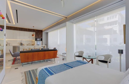 Romantic Zone Apartment | Pier 57 Ocean Views Romantic Zone Best Rooftop Pool