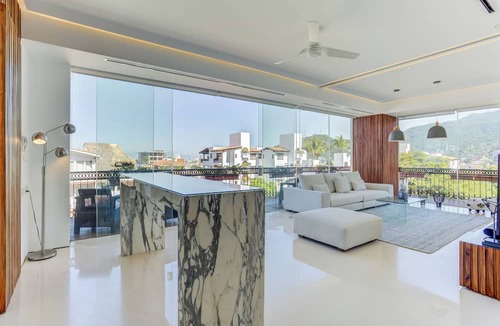 Romantic Zone Apartment | Chic 1 bed 2 bath Best Ocean Views Zona Romantica