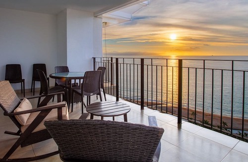 South Hotel Zone Condo | OCEANFRONT CONDO IN TROPICAL PARADISE AWAITS YOU AT THE GRAND VENETIAN!