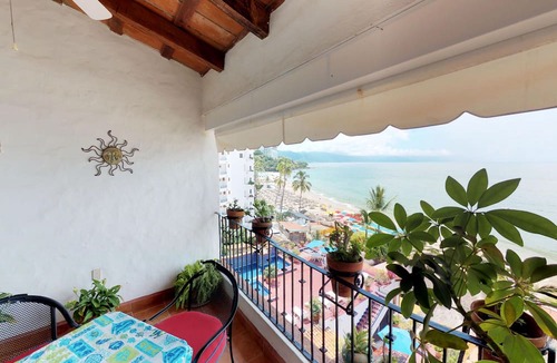 Amapas Condo | El Dorado 501 located on Los Muertos Beach 2BD Penthouse for rent in Los Muertos