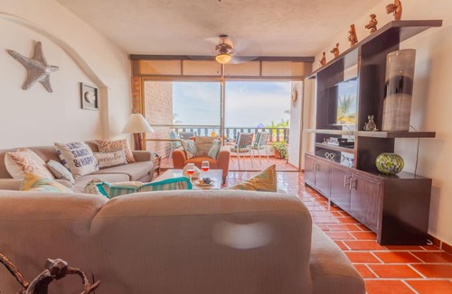 Amapas Condo | Playa Bonita Casa de Risa located on Los Muerto Beach 2BD Condo for rent in Los