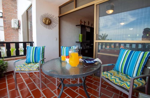 Amapas Condo | Playa Bonita Casa de Risa located on Los Muerto Beach 2BD Condo for rent in Los