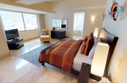 Emiliano Zapata Condo | Luxury Beachfront Condo! 3BD Condo for rent in Los Muertos Beach, Puerto vallart