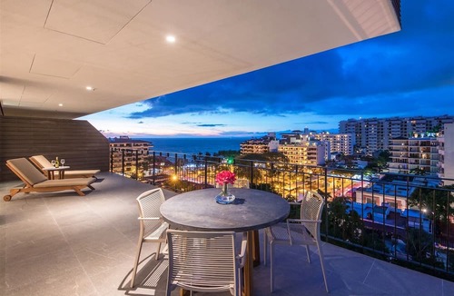 Romantic Zone Condo | Ocean View Penthouse in Romantic Zone