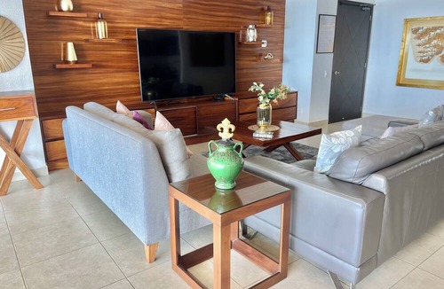 South Hotel Zone Condo | 17th-Floor Beachfront Grand Venetian Condo ☆Panoramic Bay Views & Infinity Pools