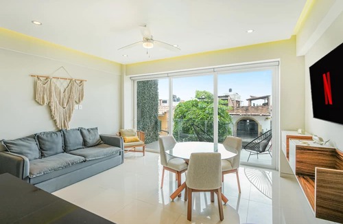 Colonia 5 de Diciembre Apartment | Torre Ku Rooftop Pool with Ocean Views