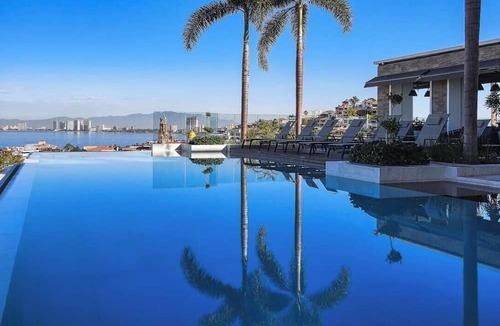 Emiliano Zapata Apartment | Dsire 402 | 1BR/2BA | PV Zona Romantica | Pool, Gym, Nightlife