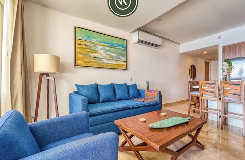 Las Glorias Apartment | New Oceanview Condo with Beach - Pools - Gym