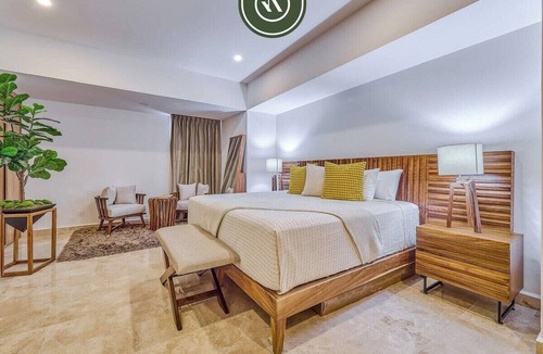 Las Glorias Apartment | New Oceanview Condo with Beach - Pools - Gym