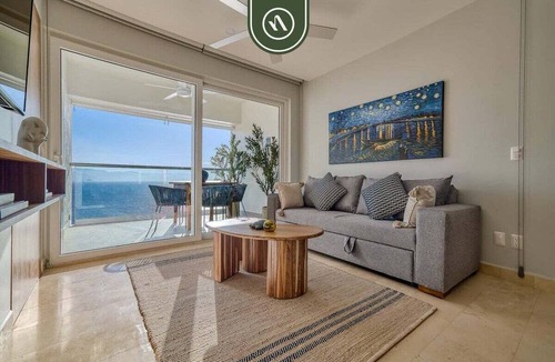 Las Glorias Apartment | Amazing Oceanfront 1BR Condo - Rooftop Pool