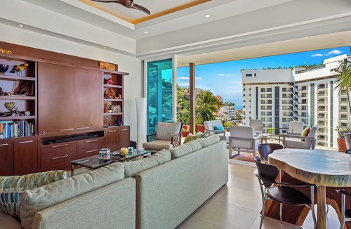 Emiliano Zapata Condo | Luxurious 2800 sq ft 3 bed/3 bath view condo in Puerto Vallarta, gym + parking!
