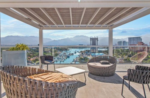 Marina Vallarta Apartment | Marina Vallarta with View and Pool