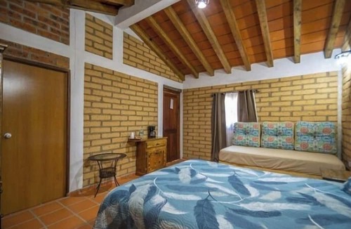 Mascota Cabin | UMA PARADISE