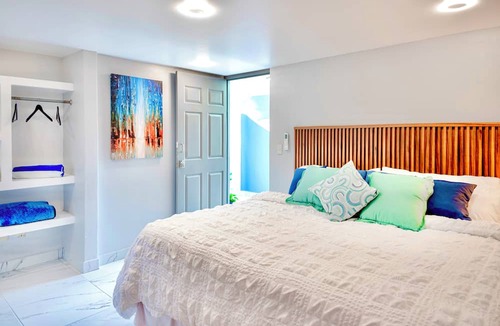 Alta Vista Condo | Romantic Zone. modern, comfortable 2 bedroom view condo with breakfast included.