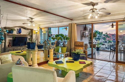 Marina Vallarta Apartment | Spacious 2-bedroom apartment with AC, WiFi in Marina Vallarta.