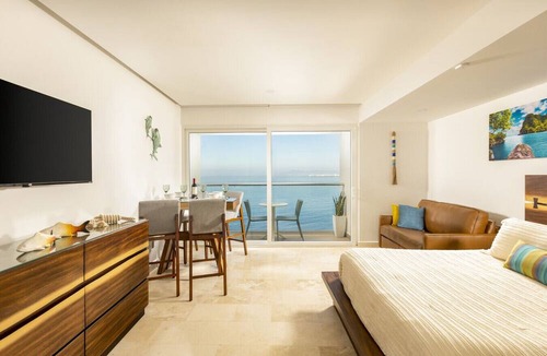 Las Glorias Apartment | Harbor Nt1611 by Moikkarentals