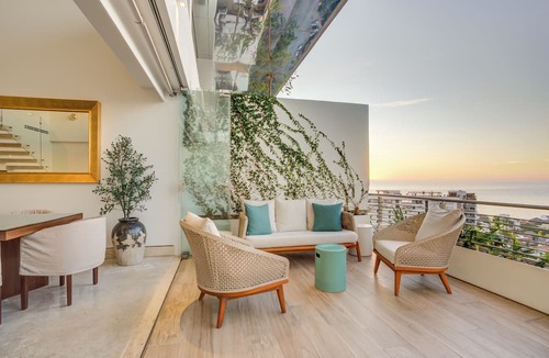 Emiliano Zapata Apartment | SohoPV Penthouse Rooftop Pool & Stunning Ocean Views