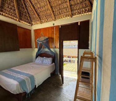 Villa de Tututepec de Melchor Ocampo House | El Paraiso Chacahua Eco stay frente al mar Biolumincencia experiencia local natural en Chacahua