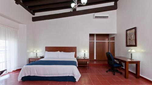 Old Town Hotel | Holiday Inn Express Veracruz Centro Historico by IHG