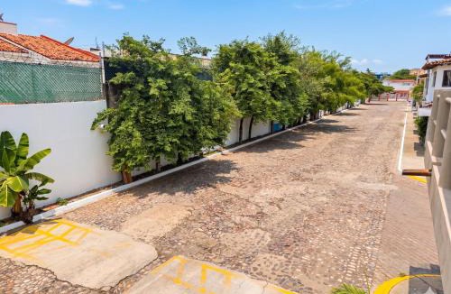 Puerto Vallarta House | Polly's Home Boutique GuestHouse & Private Suites in Aralias
