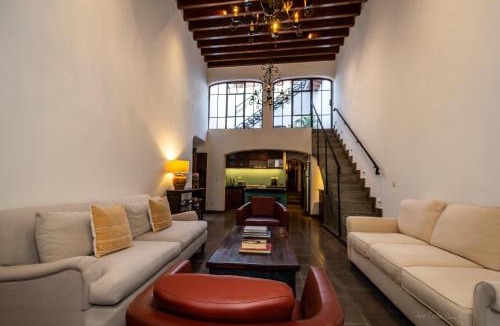 Zona Centro House | Casa Girasol in San Miguel de Allende