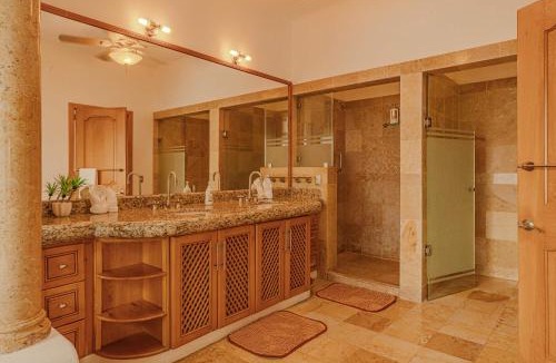 South Shore Hotel Area Villa | Villa Mozzafiato Private Resort with Full Staff and Heated Pool