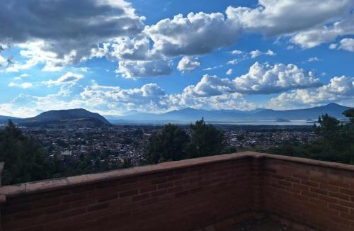 Patzcuaro Villa | Residencia en la montaña con vista al lago a 5 min del centro