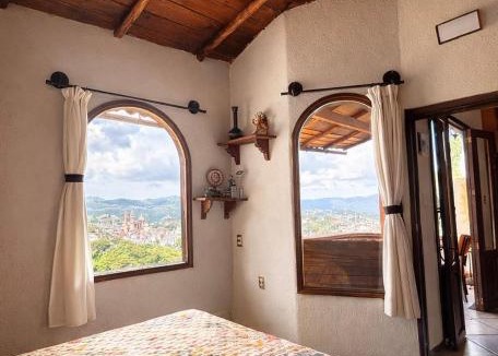 Taxco House | Entre el sol y la luna