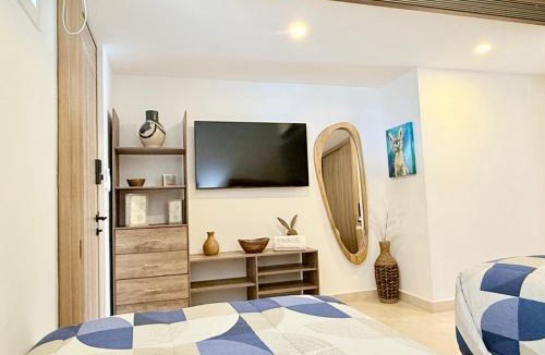 Las Glorias Apartment | Beachfront family friendly 1 bdr NT505