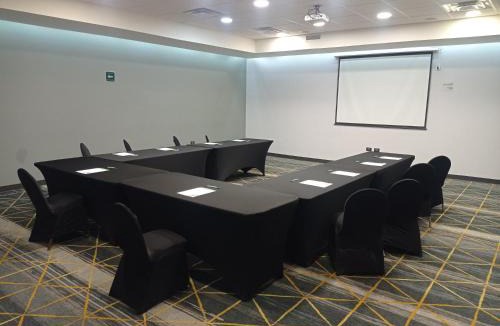 Chihuahua Hotel | Holiday Inn & Suites Chihuahua Expo by IHG