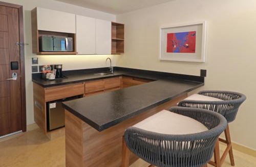 Puerto Vallarta Hotel | Holiday Inn & Suites - Puerto Vallarta Marina & Golf by IHG