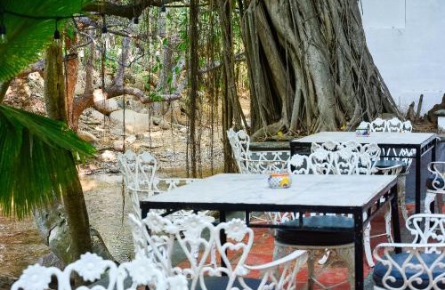Emiliano Zapata Bed & Breakfast | Garlands Del Rio Riverside Boutique Hotel