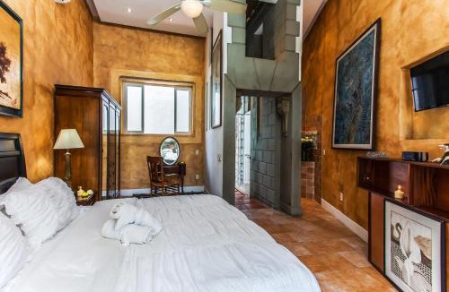 Emiliano Zapata Bed & Breakfast | Garlands Del Rio Riverside Boutique Hotel