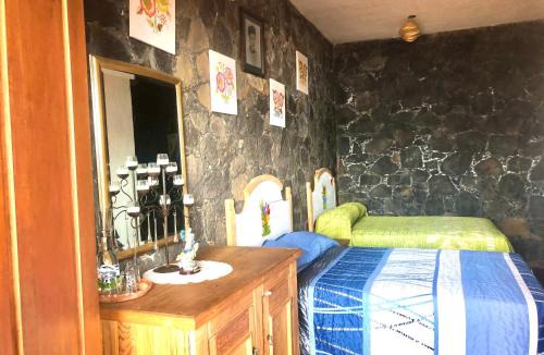 Tzintzuntzan Cabin | La Gloria de Los Ángeles