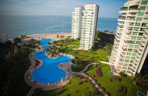 Marina Vallarta Apartment | Shangri La Luxury Penthouse Condominiums by Cheap Getaway