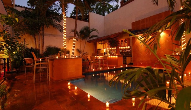 Hotel Mercurio - Caters to Gay Men