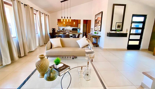Ajijic Modern 2 Bedroom-ac-bikes-gym-pickleball Court-golf Cart-scooters