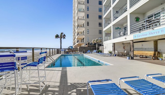 Cozy Beachfront Condo w/Wifi, Views & Pool Access in Murrells Inlet