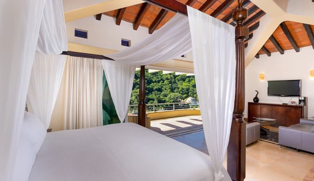 P V South Shore Luxury Accommodations