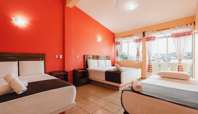 HOTEL CASA PALMARES