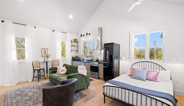 Casa Julieta Luxury Ybor-themed Studio in Tampa