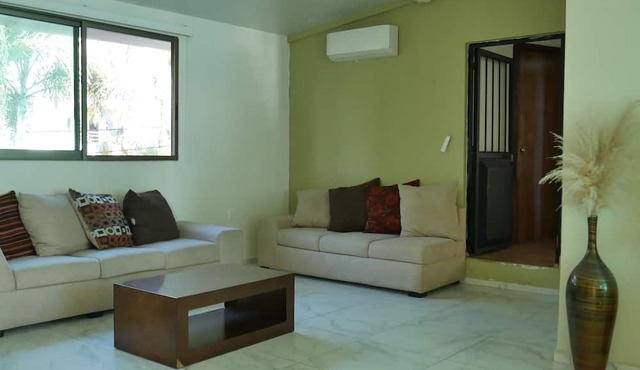 Casa Mister Ken pie de playa Los Cocos