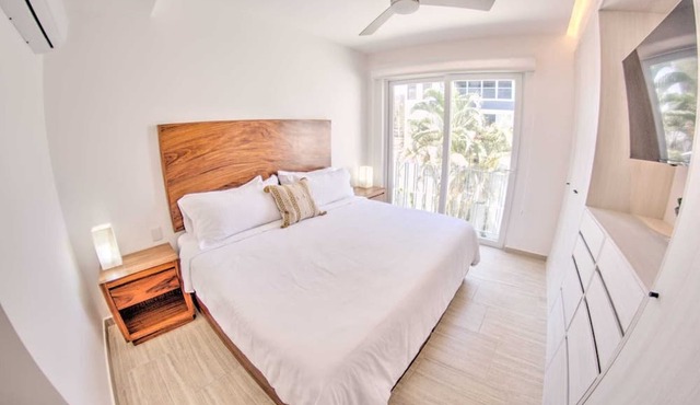 Palmas 101: 1BR w Rooftop Pool, 1 Block to Beach