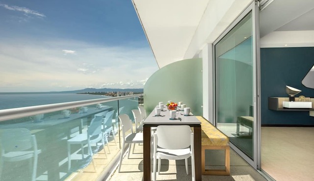 Stunning Beach Front Condo in Peninsula Tower 1! 3BD Condo for rent in North Hot